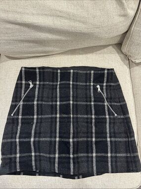 GAP Black Plaid Mini Skirt with Silver Zip Details